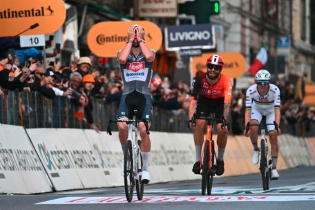 Radsport / Mailand-Sanremo: Van der Poel gewinnt Gigantenduell 