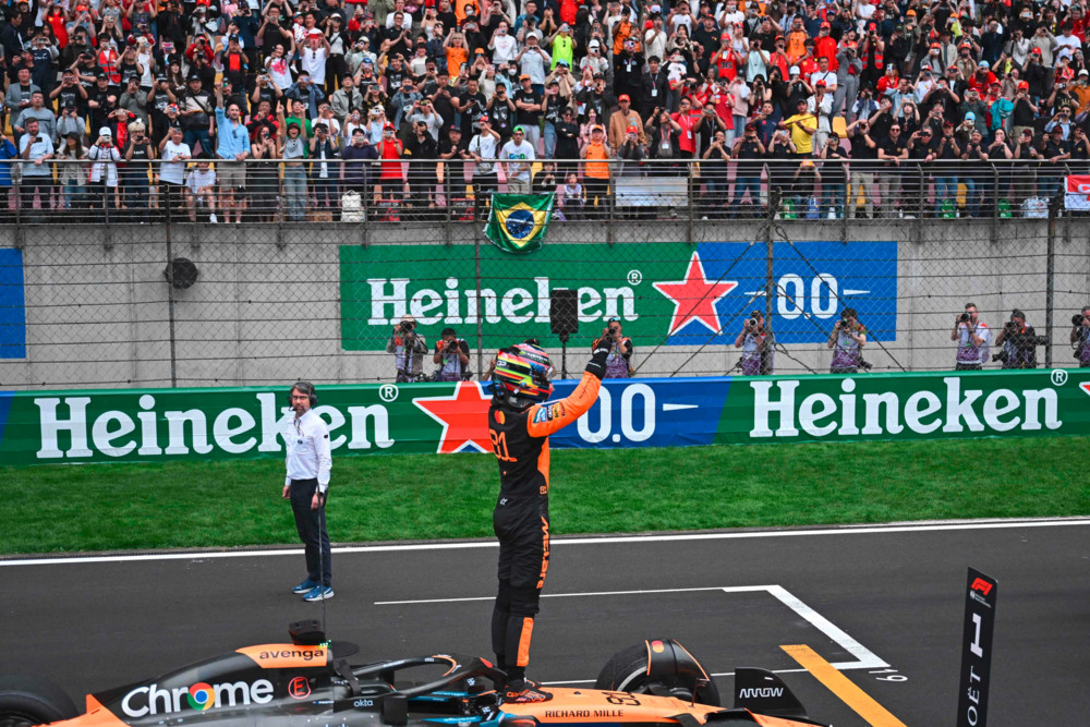Formel 1 / Piastri siegt, McLaren-Duell wird heißer – Ferrari erlebt spätes Debakel in China