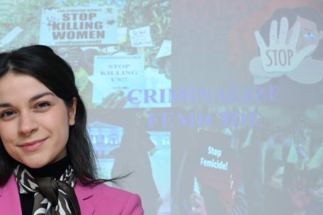 Die Juristin Marina Anastasilaki auf der Konferenz „Criminalize Femicide!“ im CID Fraen a Gender