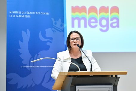 Yuriko Backes, Ministerin für Gleichstellung und Diversität, bei den „Assises des violences fondées sur le genre“ im Januar