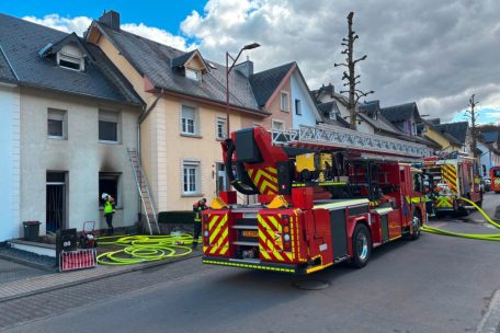 Schifflingen / Feuerwehr löscht Brand in Einfamilienhaus