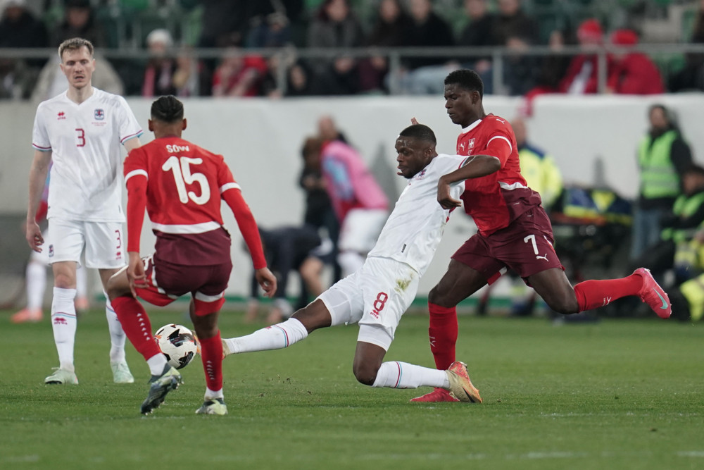Fußball-Testspiel / 1:3-Schlappe gegen die Schweiz: Der zweite Anzug saß schlecht