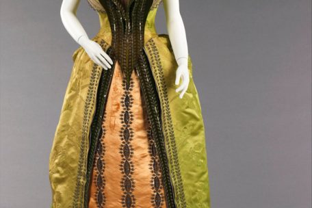 Das Petit Palais widmet den Modekünsten von Charles Frederick Worth eine Ausstellung – hier zu sehen: „Evening ensemble“ (1887)