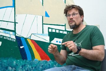 Luxemburg / Bewegte Zeiten für Greenpeace: Direktor Xavier Turquin spricht über Klimaschutz und Angriffe auf die Meinungsfreiheit