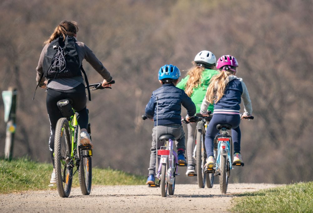 Forum von Mandy Minella / Bewegung statt Bildschirm: Brauchen unsere Grundschulkinder neue Schulzeiten?
