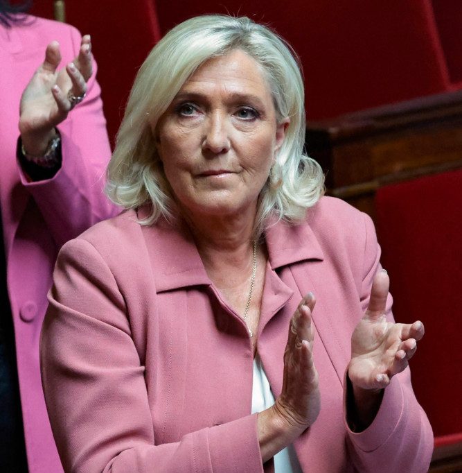 Le Pen / EU-Parlament als Milchkuh: Wird Frankreichs Rechtspopulistin am Montag ihr Wahlrecht verlieren?