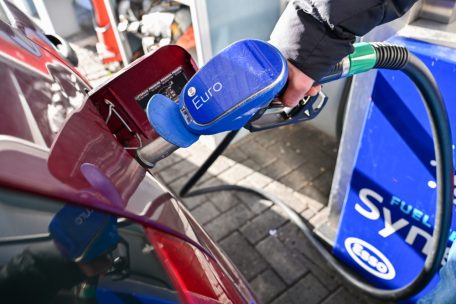 Spritpreise / Super 98 und Diesel werden teurer
