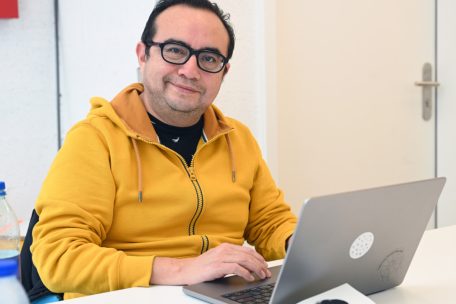 Der Forscher César Reyes Nàjera beim Interview mit dem Tageblatt