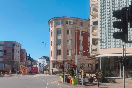 Esch / Dauerrot für Radfahrer an der place des Remparts