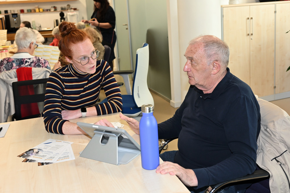 Neue Initiative / Im ersten „SmartCafé“ in Differdingen lernen Menschen den Umgang mit dem Digitalen