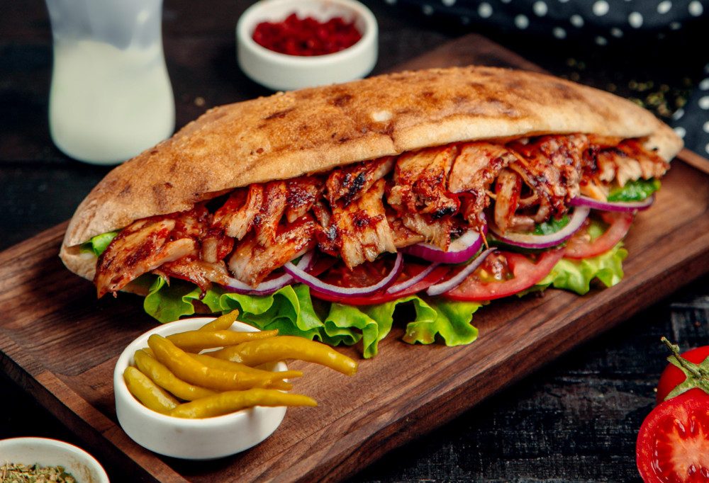 Kulinarische Kuriositäten / „Wir haben doch schon Pizza“: In Süddeutschland spaltet eine Dönerbude ein Dorf