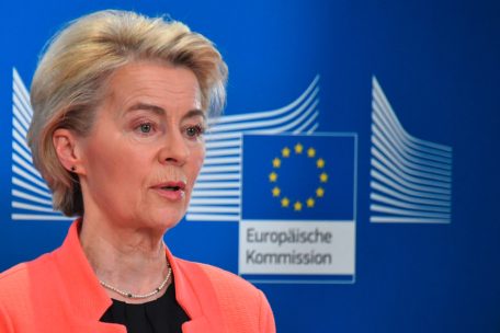 Weltweite US-Zölle / Die EU will verhandeln, Frankreich spricht von „Handelskrieg“