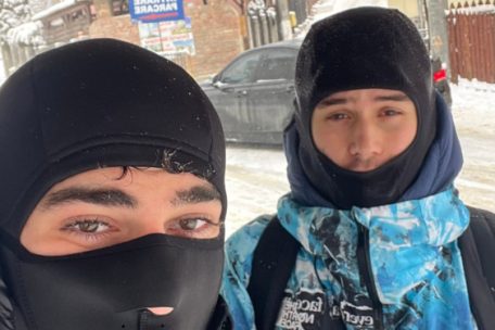 Die zwei auf ihrem Trip in Rumäniens Bergwelt: Keyvan (l.) und Ricardo