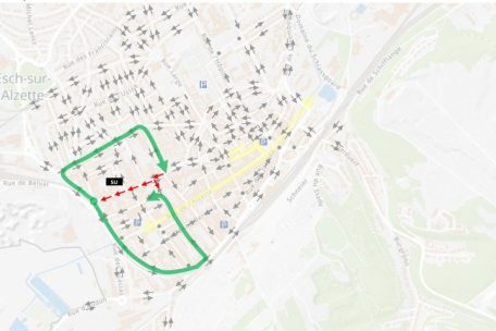 Die neue Verkehrssituation im Zentrum. Die roten Pfeile symbolisieren die Änderungen in der Kanal- und Dicksstraße.