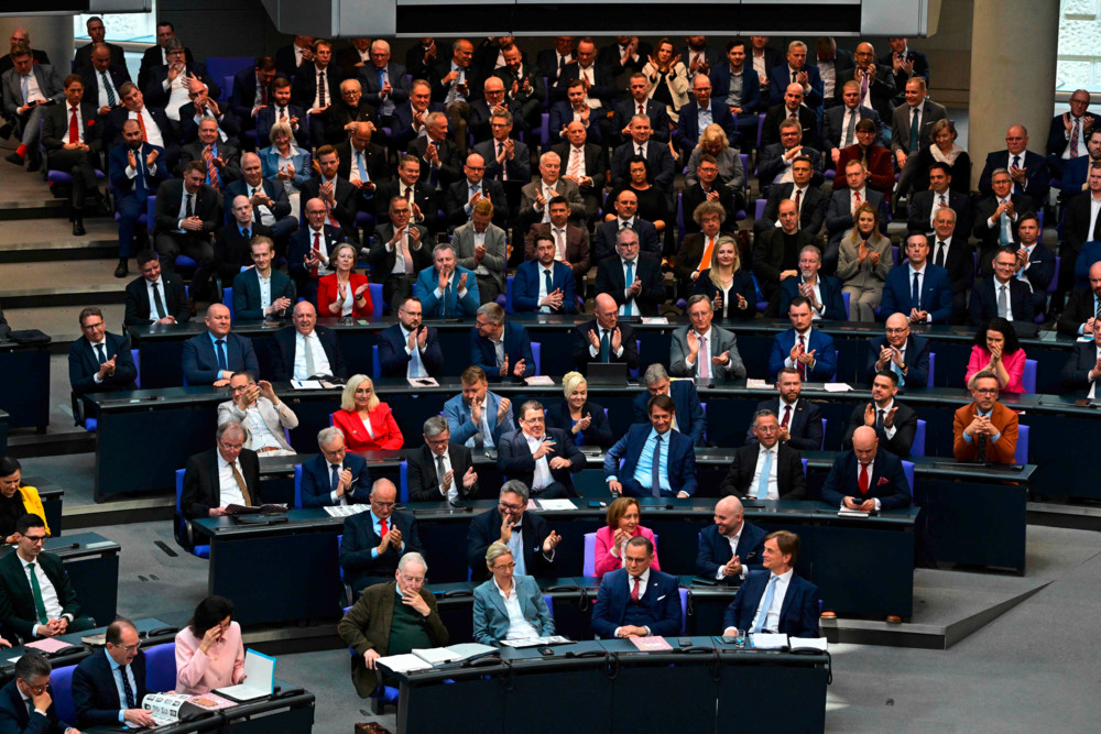 Deutschland / Neue Umfragewerte sehen Union und AfD gleichauf