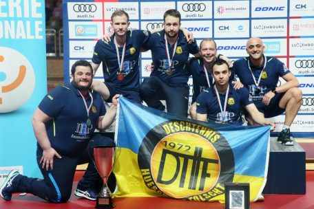 Tischtennis / Hostert/Folschette nervenstark