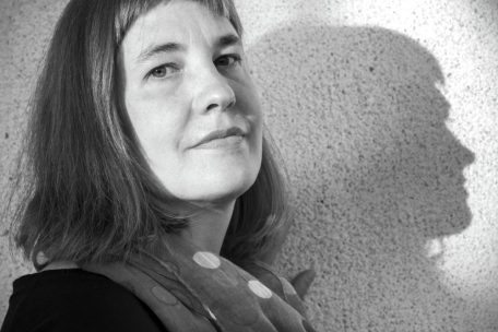 Le printemps des poètes / Un jour, un poème: „Dans les griffes de la baignoire“ par Tereza Riedlbauchová