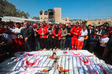 Naher Osten / Roter Halbmond wirft israelischen Soldaten Verbrechen vor