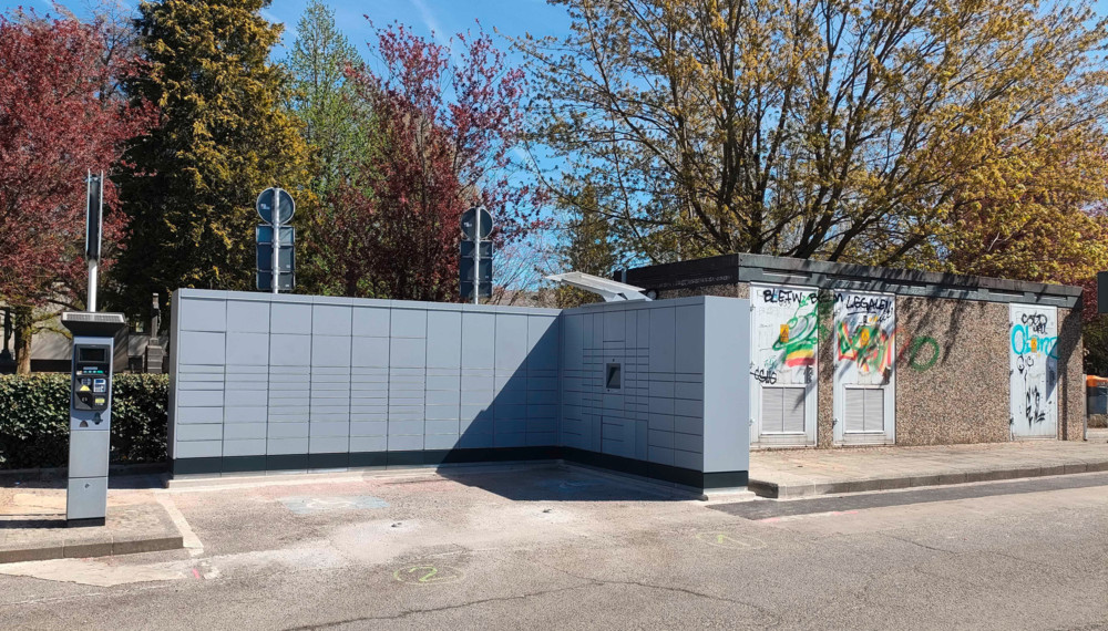 Esch / Automaten statt Parkplätze: Post zahlt keine Standmiete für vier neue Paketstationen