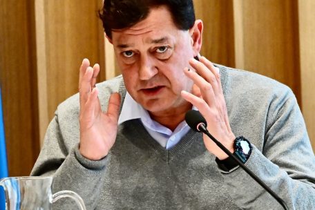 Esch / Rücktritt oder Nichtrücktritt: Postskriptum zu Pim-Knaff-Berichterstattung