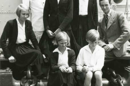 Prinz Félix und seine Kinder an Bord des Schiffes „Trenton“