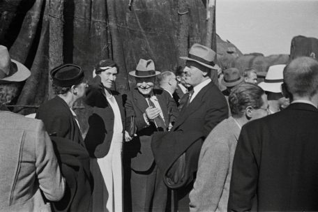 Großherzogin Charlotte am 25. September 1940 unter anderem mit Premierminister Pierre Dupong in Lissabon. Das Foto stammt von Minister Victor Bodson.