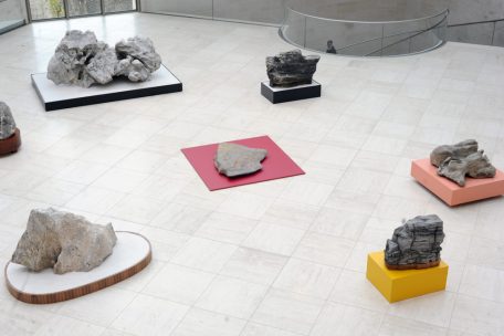 Exemple du travail de Su-Mei Tse: ici lors de l&rsquo;exposition &bdquo;Nested&ldquo; en 2017 au Mudam<br />
