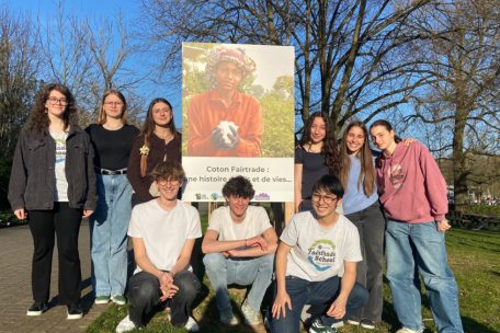 Mamer / Schüler und Gemeinde weihen Wanderausstellung über fairen Baumwollhandel ein