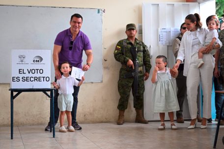 Ecuador / Wiedergewählter Präsident Daniel Noboa will mit „eiserner Faust“ weitermachen