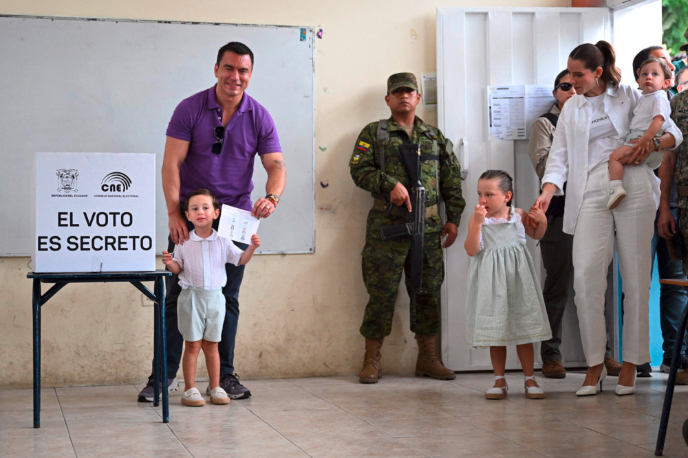 Ecuador / Wiedergewählter Präsident Daniel Noboa will mit „eiserner Faust“ weitermachen