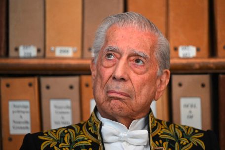 Kommentar / Traurige Tropen: Noboas Sieg und Vargas Llosas Tod
