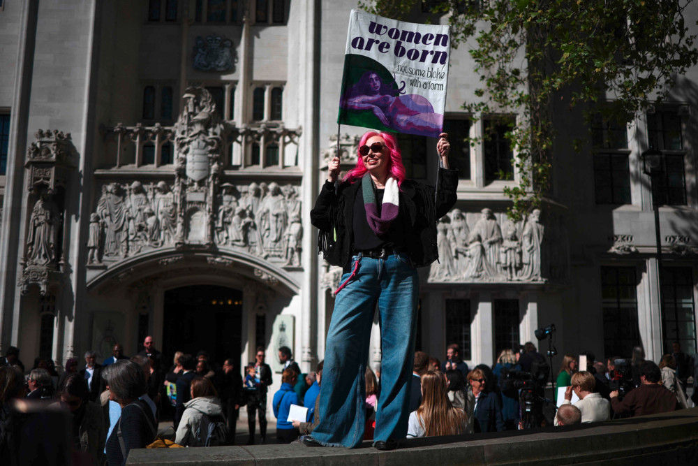 Großbritannien / Supreme Court: Gleichstellung gilt nicht für Transfrauen