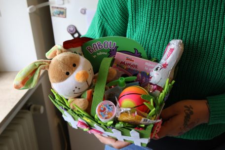 Ob Familie oder Fremde: An Ostern sollte niemand alleine sein, deshalb hat Stéphanie Jacoby für diesen Sonntag ein kleines Geschenk für ihre Gäste vorbereitet