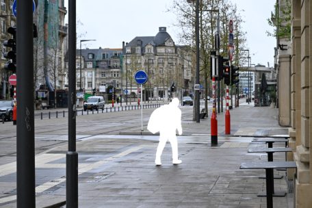 Sicherheitspolitik / „Alt erëm eng Schëpp méi“: Solidaritéit mat den Heescherten prangert „Platzverweis renforcé“ an