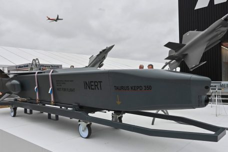 Deutschland  / Druck auf Merz für Taurus-Lieferung steigt