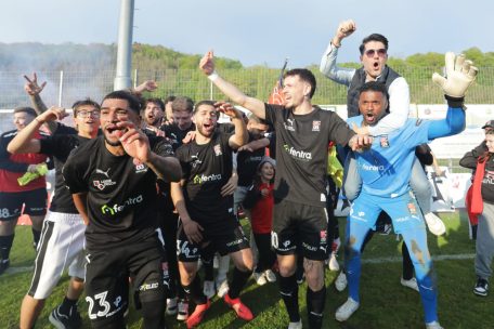 FC Déifferdeng 03 / Meisterfeier fünf Spieltage vor Schluss: Geschichten, die ein Titel schreibt