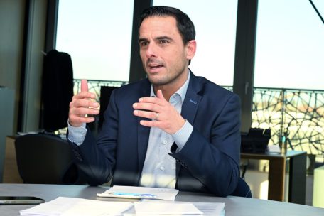 Private Finanzen / Tabu Schulden: Familienminister Max Hahn will mit den Bürgern mehr über Geld reden