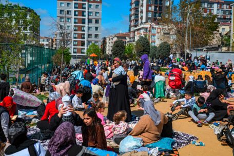 Türkei / Mehr als 150 Verletzte bei Beben in Istanbul – Sorge hält an