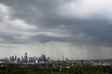 Frankfurt am Main / Mann will in Haft und begeht Mord – Gericht verurteilt ihn zu lebenslanger Haft