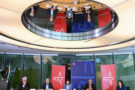 Romain Wehles, Aly Kohll, Françoise Thoma, Camille Fohl und Doris Engel (v.l.n.r.)