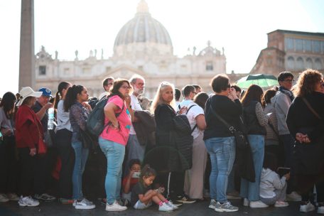 Vatikan / 250.000 Menschen nahmen am Sarg Abschied von Papst Franziskus