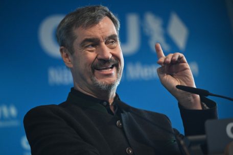 Deutschland / „Todfeind“ AfD: Söder äußert sich kritisch zu möglichem Ausschussvorsitz