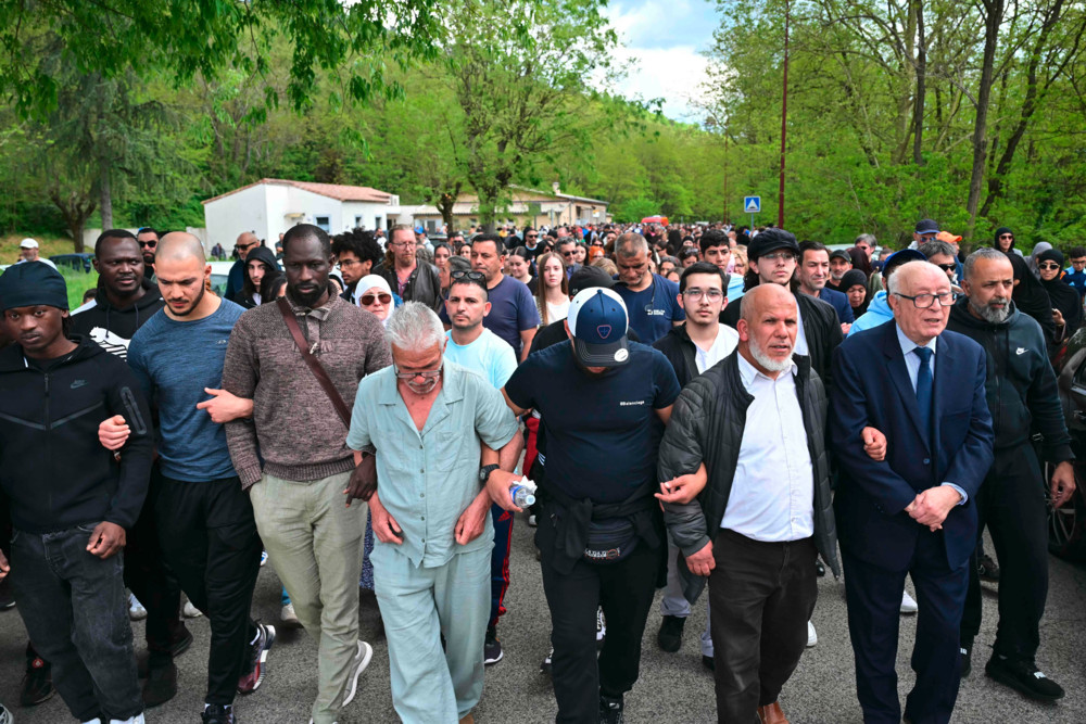 Frankreich / Nach Mord in französischer Moschee: Verdächtiger stellt sich der Polizei in Italien