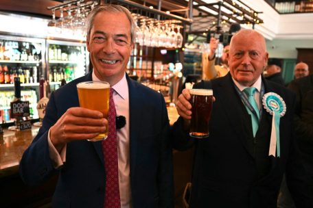 England / Bei den Kommunalwahlen steht Nationalpopulist Nigel Farage vor einem Triumph