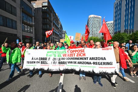 Gewerkschaften auf Konfrontationskurs / Belgien richtet sich nach massiven Sozialkürzungen auf lange Streikwelle ein