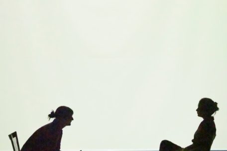 Wer hat mehr Erfolg? Die Ehrliche oder die Betrügerin?