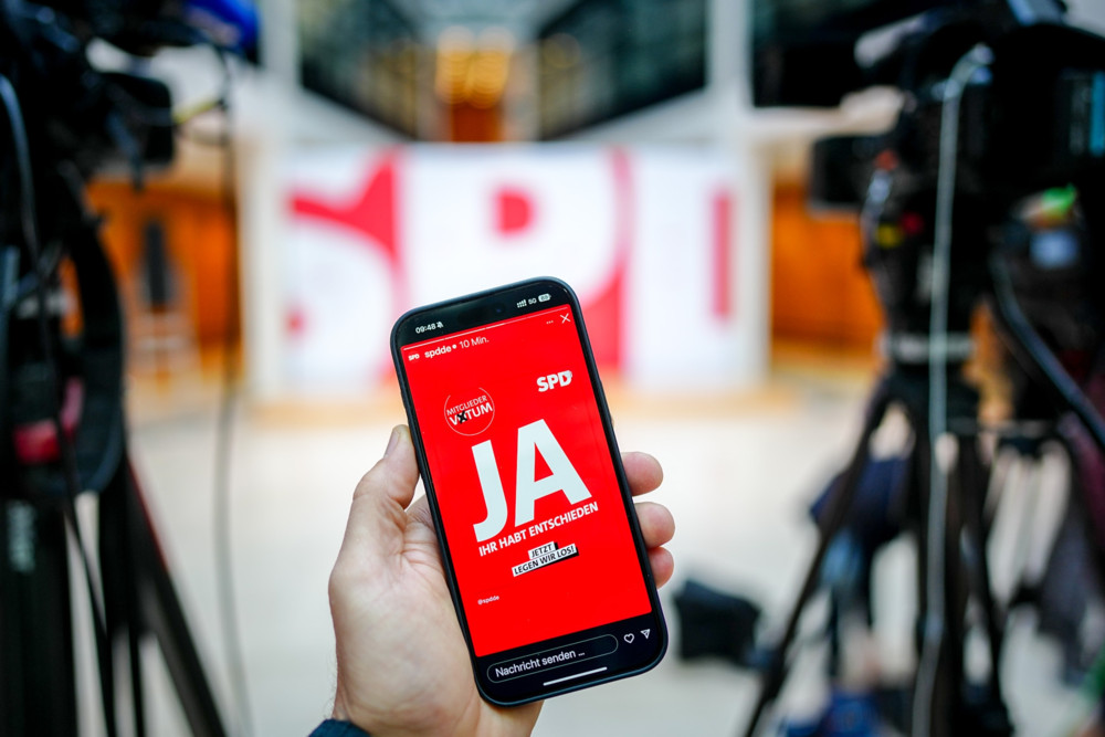 Deutschland / Regierungsbildung in Berlin: SPD stimmt Koalitionsvertrag zu