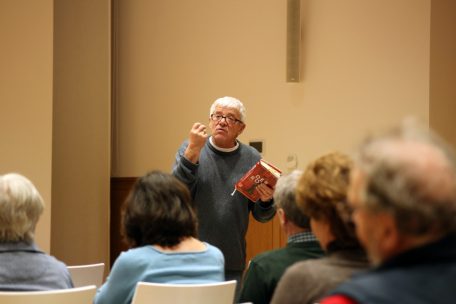 Literatur / Landolf Scherzer rückt „die kleinen Leute“ in den Mittelpunkt seines Buches „Die Kämpfs“