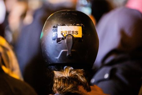 Editorial / Das Bild verschiebt sich: Was ein Aktionsplan für Journalisten bewirken kann – und was nicht