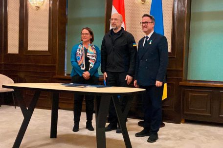 Yuriko Backes und Xavier Bettel (links) mit dem ukrainischen Ministerpräsidenten Denys Schmyhal